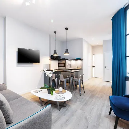 Chic Opera Apartment