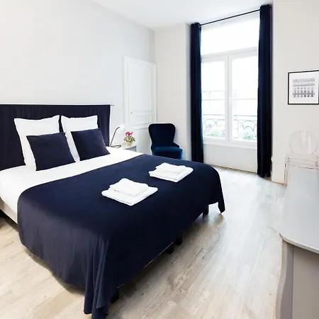Apartment Chic Opera *