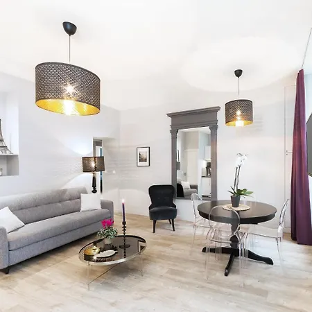 歌剧院别致公寓 *